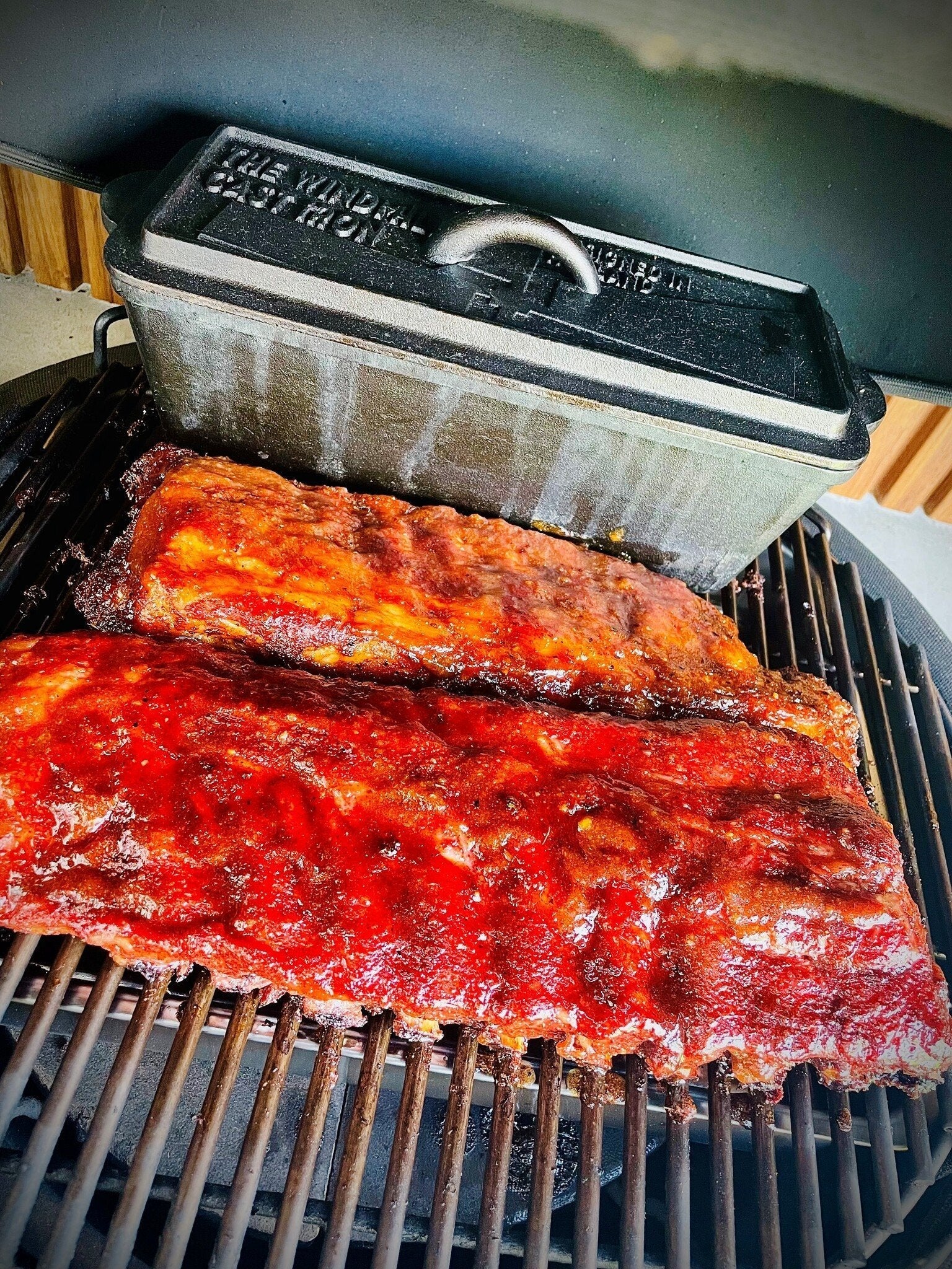 Recept: Sticky Ribs met aardappels in de zoutkorst en snijbonen