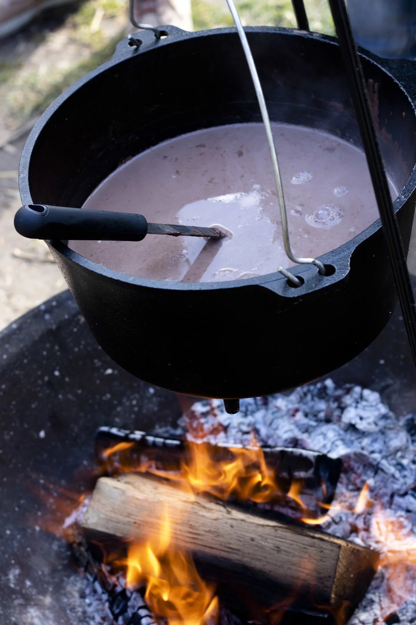 Das Windmühlen-Lagerfeuer-Set aus Gusseisen