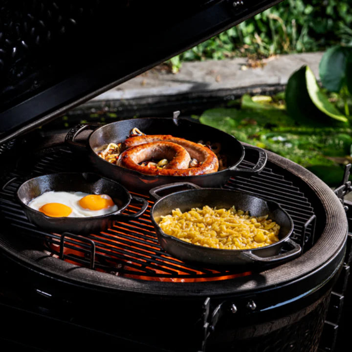 Kleine gusseiserne Windmühlenpfanne mit 2 Griffen