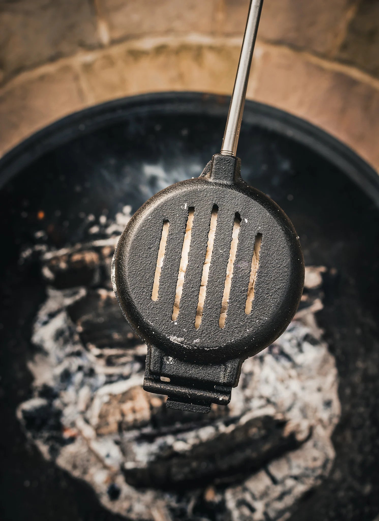 Windmühlen-Gusseisen-Burgereisen mit kurzen Griffen