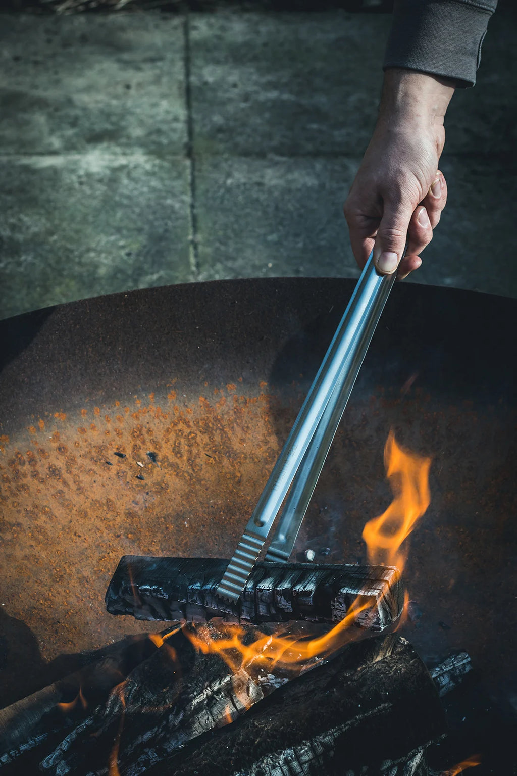 Die Windmühlen-Kohlezange aus Gusseisen und Edelstahl 