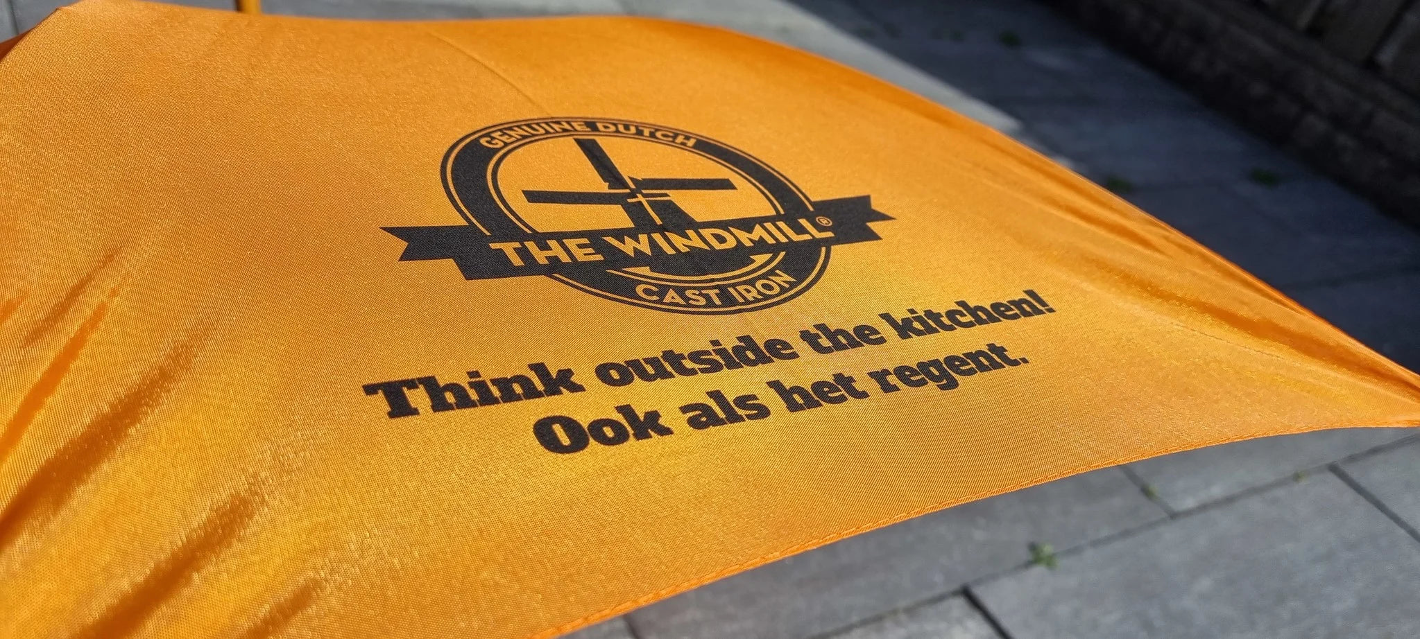 Der Windmühlen-Gusseisen-Regenschirm