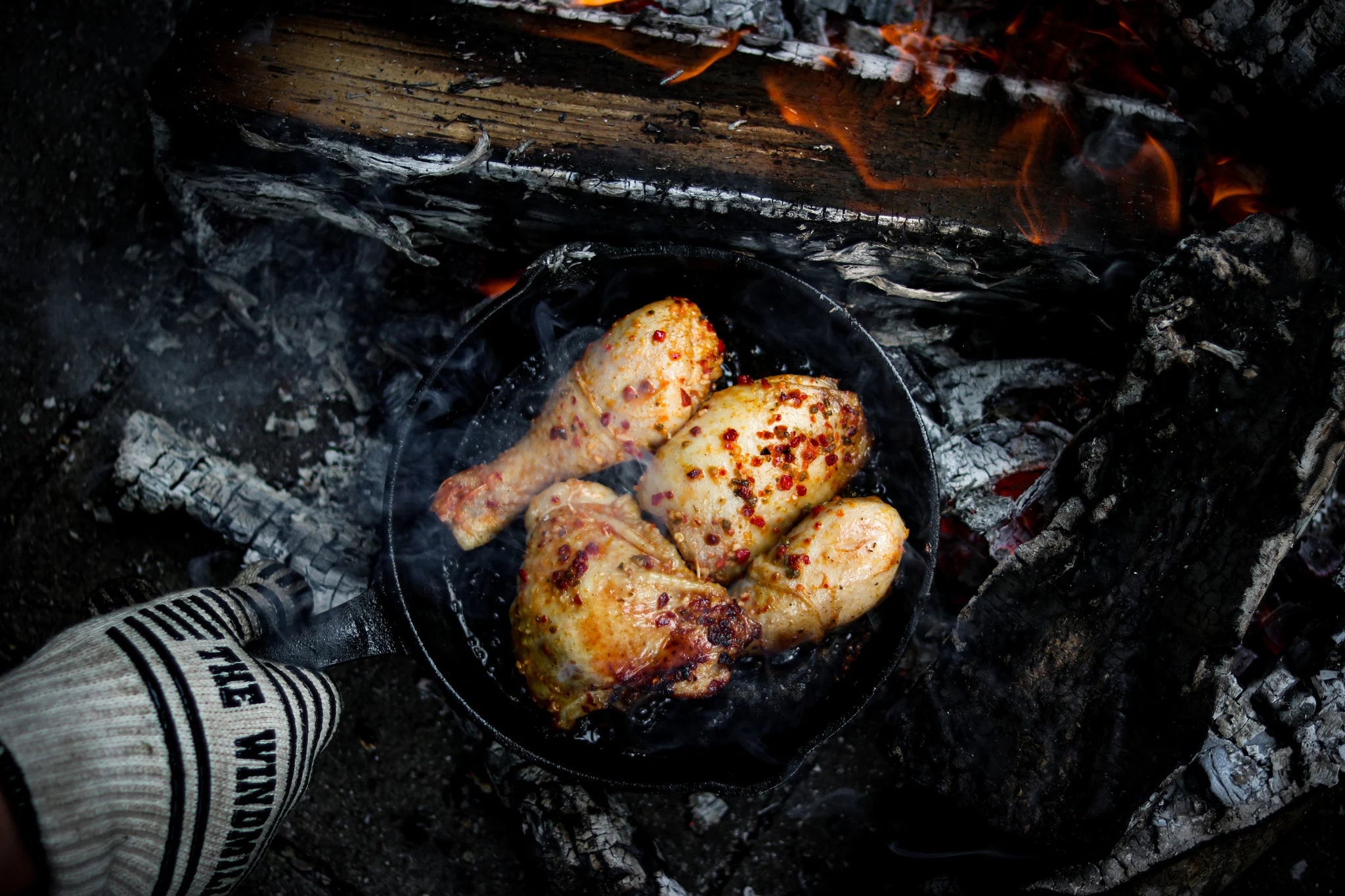 Die Windmühlen-Gusseisenpfanne (mittelgroß)