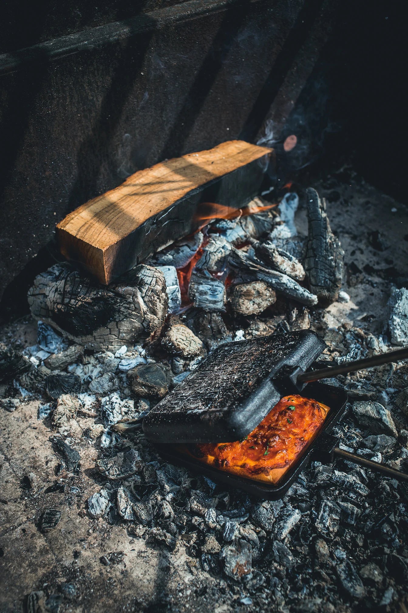 Das große Windmühlen-Toasteisen aus Gusseisen